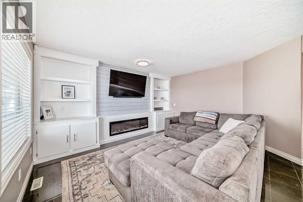 291 East Chestermere Drive, Chestermere, Alberta  T1X 1A2 - Photo 9 - A2305396