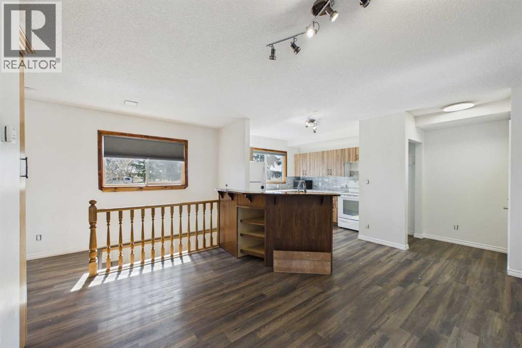 4712 51 Avenue, Alix, Alberta  T0C 0B0 - Photo 7 - A2309841