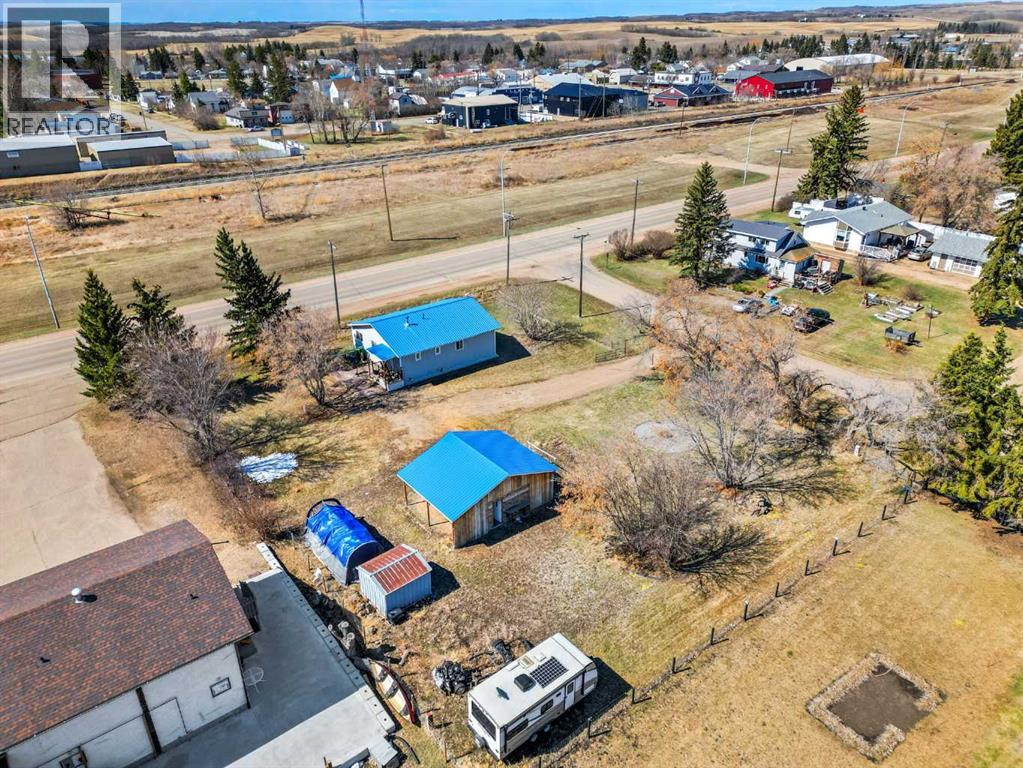 4712 51 Avenue, Alix, Alberta  T0C 0B0 - Photo 40 - A2309841