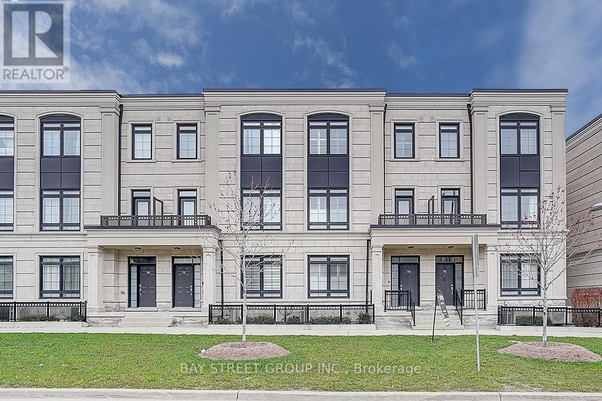 74 VILLAGE PARKWAY E, Markham, Ontario