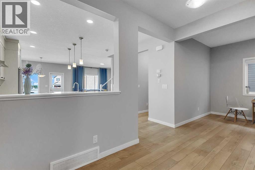 672 Walgrove Boulevard SE, Calgary, Alberta  T2X 4T1 - Photo 4 - A2307255