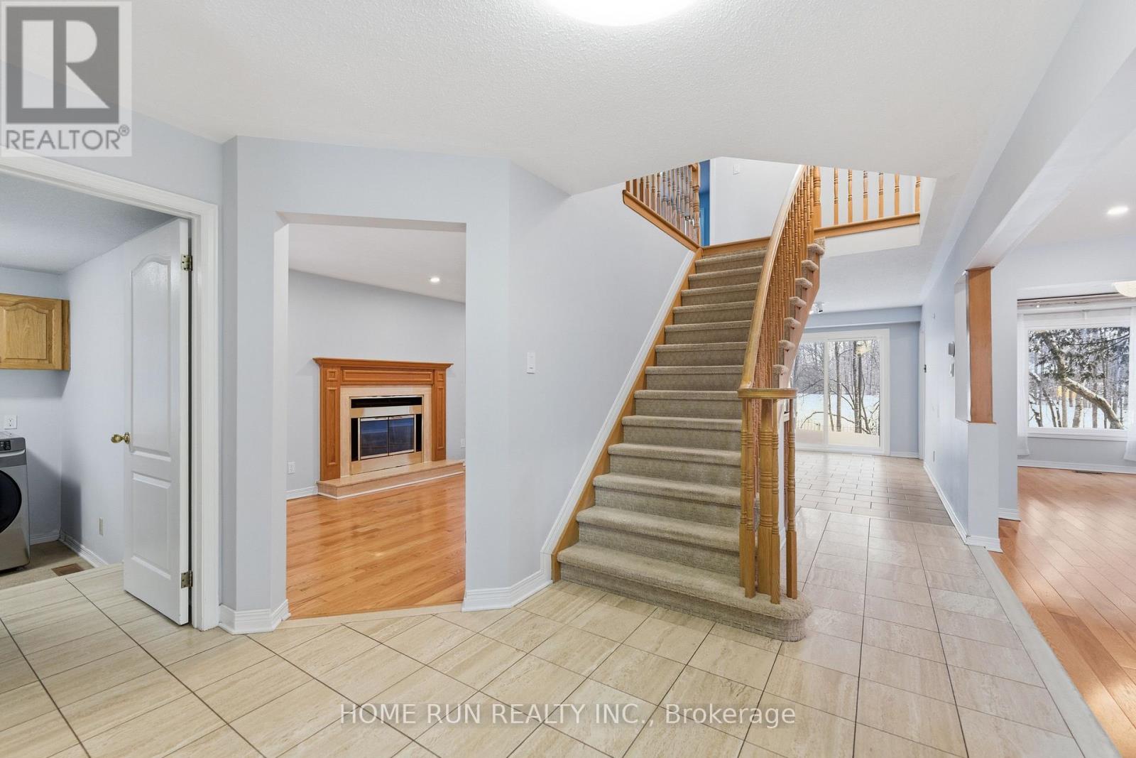 35 Weslock Way, Ottawa, Ontario  K2K 2K3 - Photo 6 - X13139536