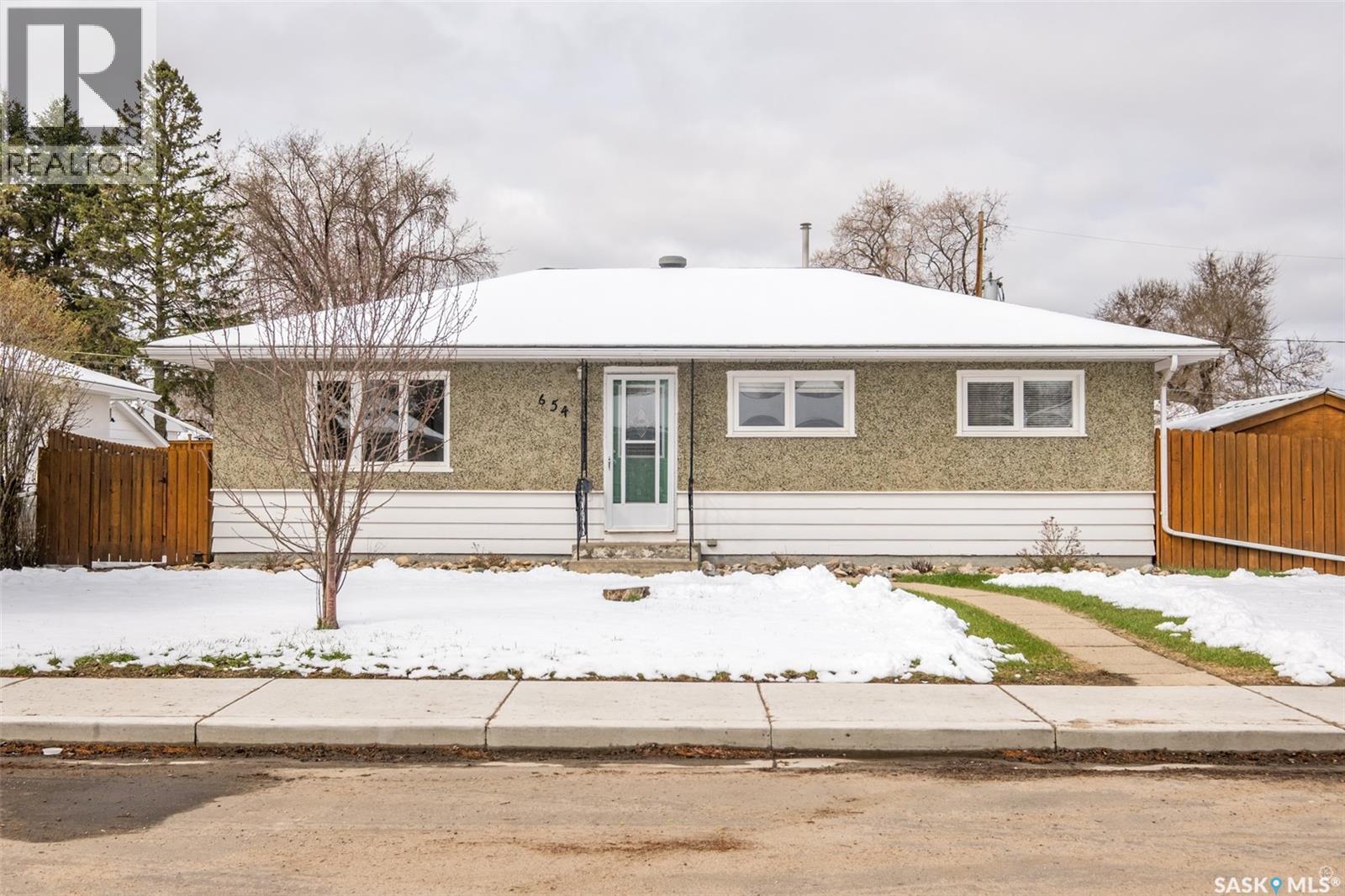 654 23rd STREET W, Prince Albert, Saskatchewan