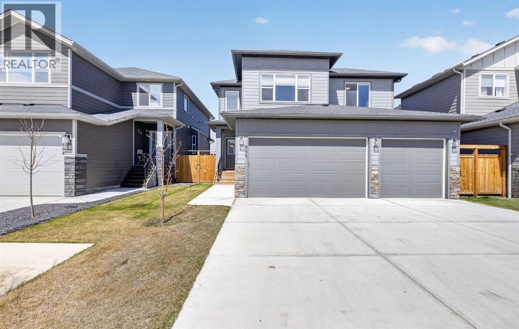 806 Mandalay Boulevard, Carstairs, Alberta  T0M 0N0 - Photo 2 - A2306627