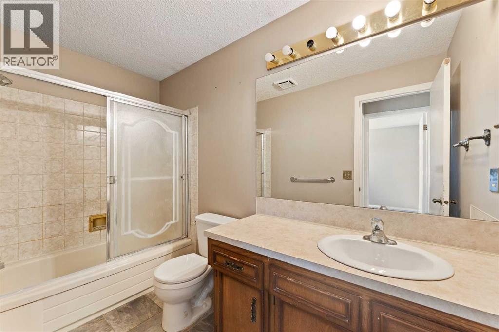 7003 Temple Drive Ne, Calgary, Alberta  T1Y 4Z4 - Photo 20 - A2307481