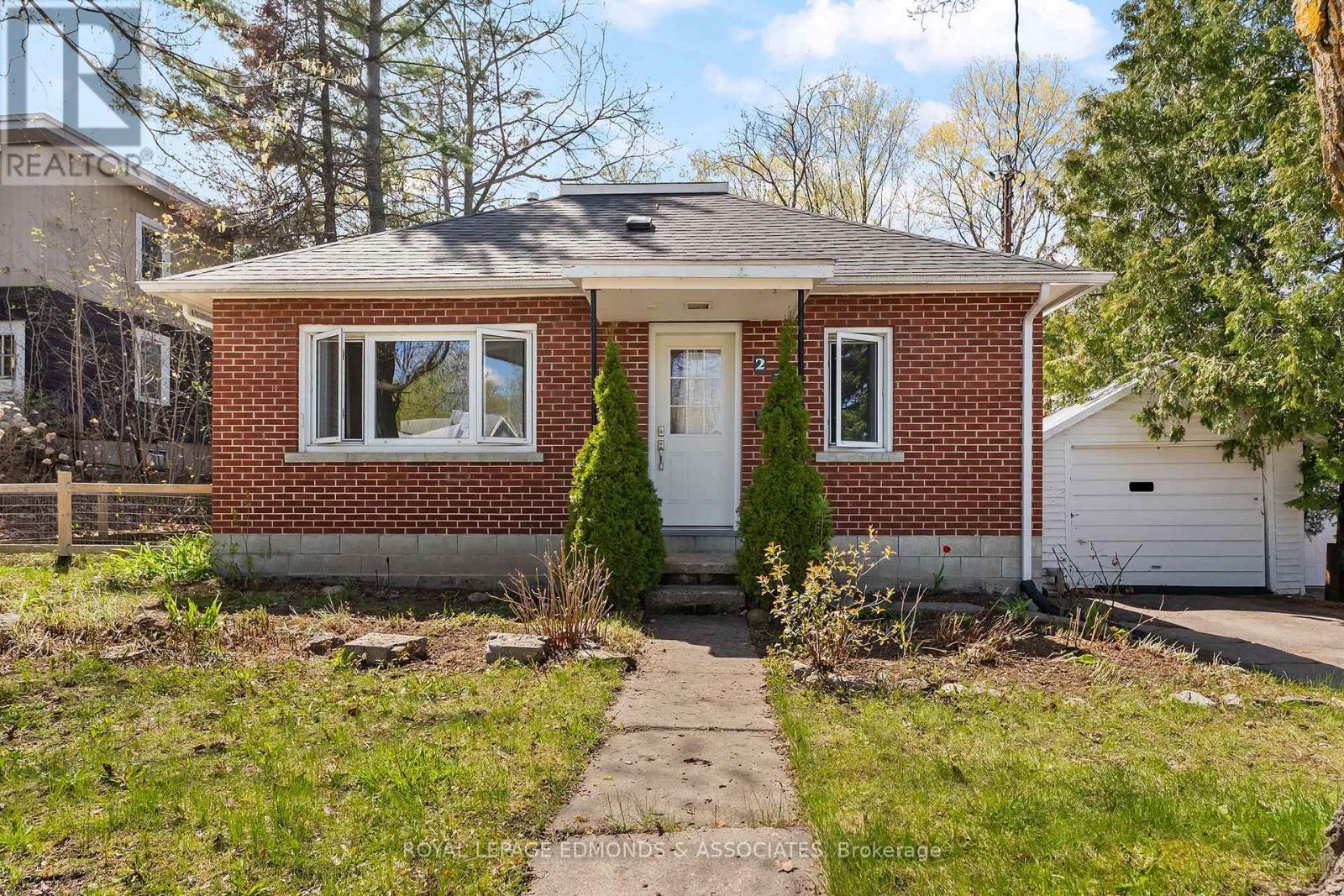 218 Fraser Street, Pembroke, Ontario  K8A 1X5 - Photo 3 - X13139558