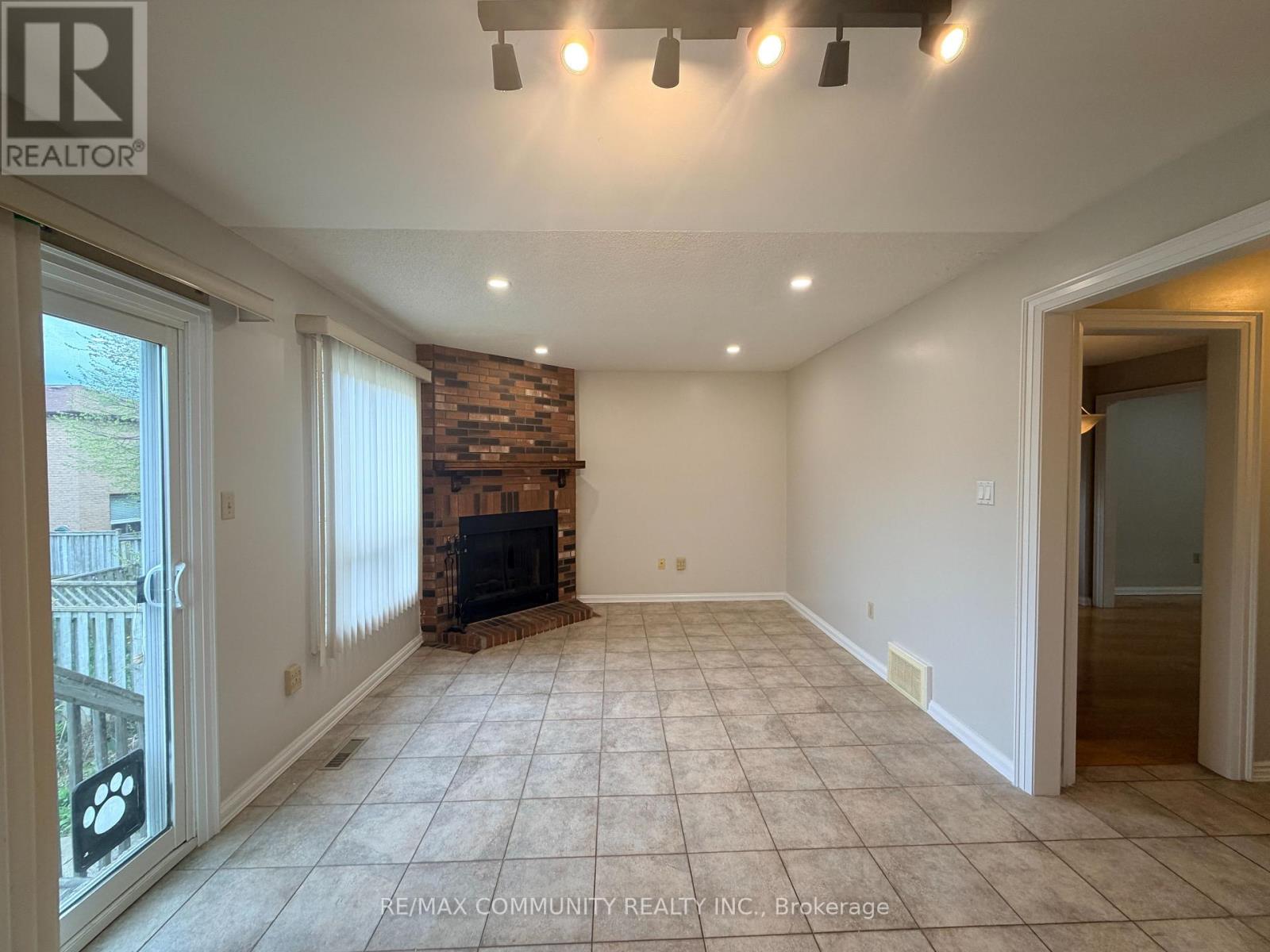 Main - 65 Hewitt Crescent, Ajax, Ontario  L1S 7A6 - Photo 11 - E12959344