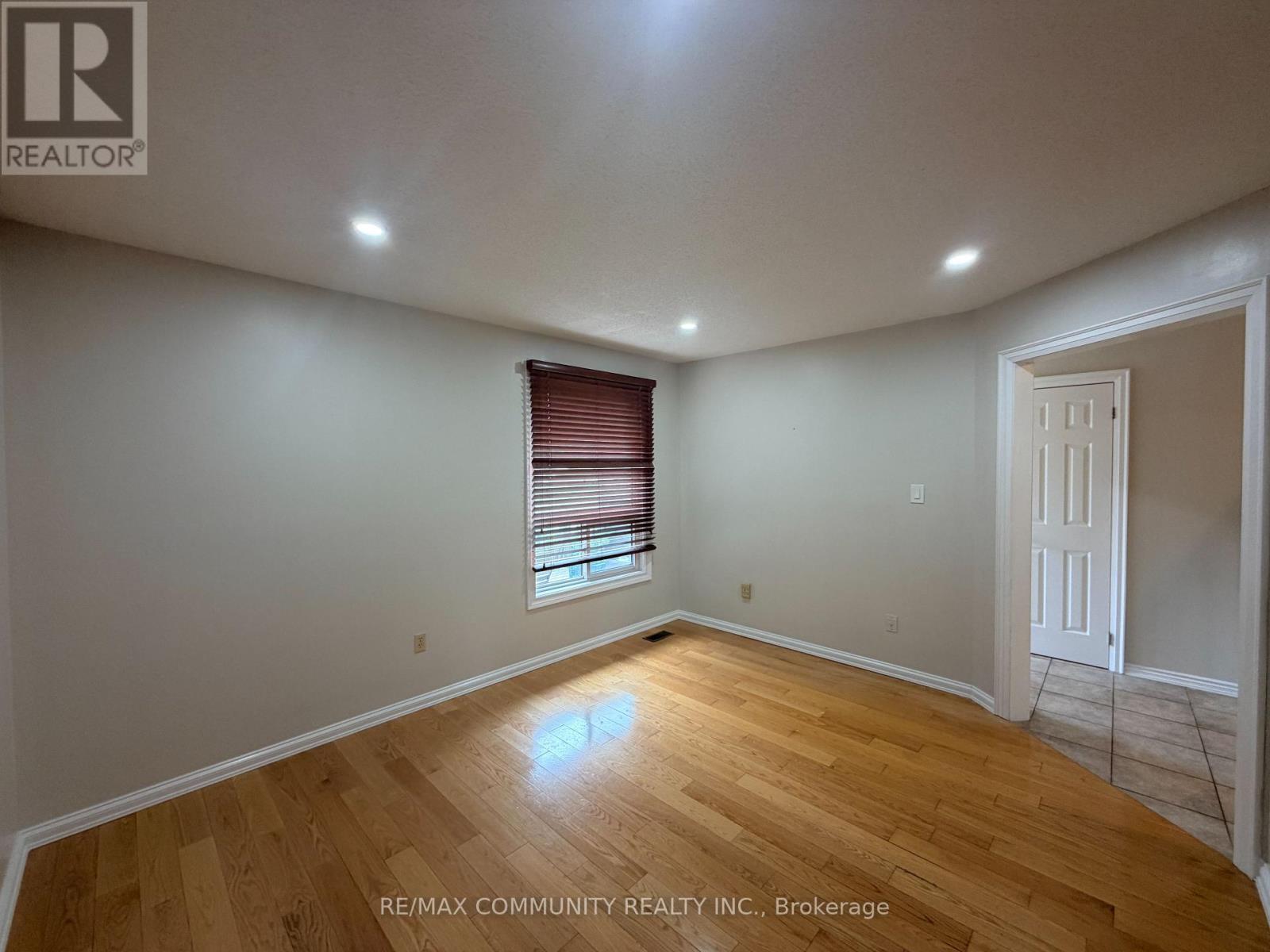 Main - 65 Hewitt Crescent, Ajax, Ontario  L1S 7A6 - Photo 5 - E12959344