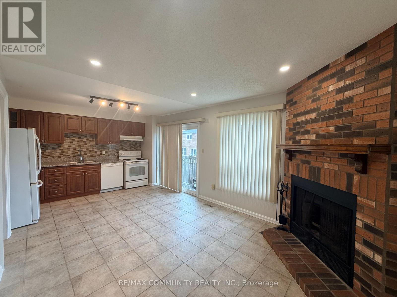 Main - 65 Hewitt Crescent, Ajax, Ontario  L1S 7A6 - Photo 8 - E12959344