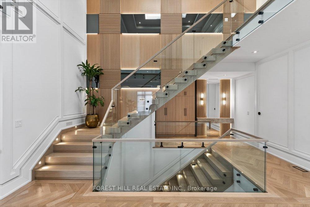 188 Burbank Drive, Toronto, Ontario  M2K 1P4 - Photo 4 - C12865740