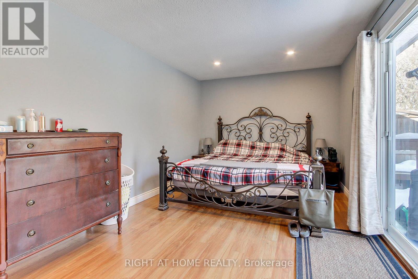 853 Magnolia Avenue, Newmarket, Ontario  L3Y 5H5 - Photo 22 - N12723300