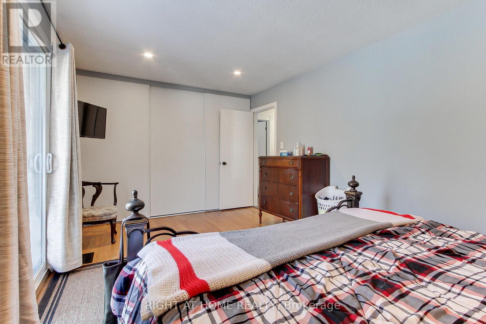 853 Magnolia Avenue, Newmarket, Ontario  L3Y 5H5 - Photo 23 - N12723300