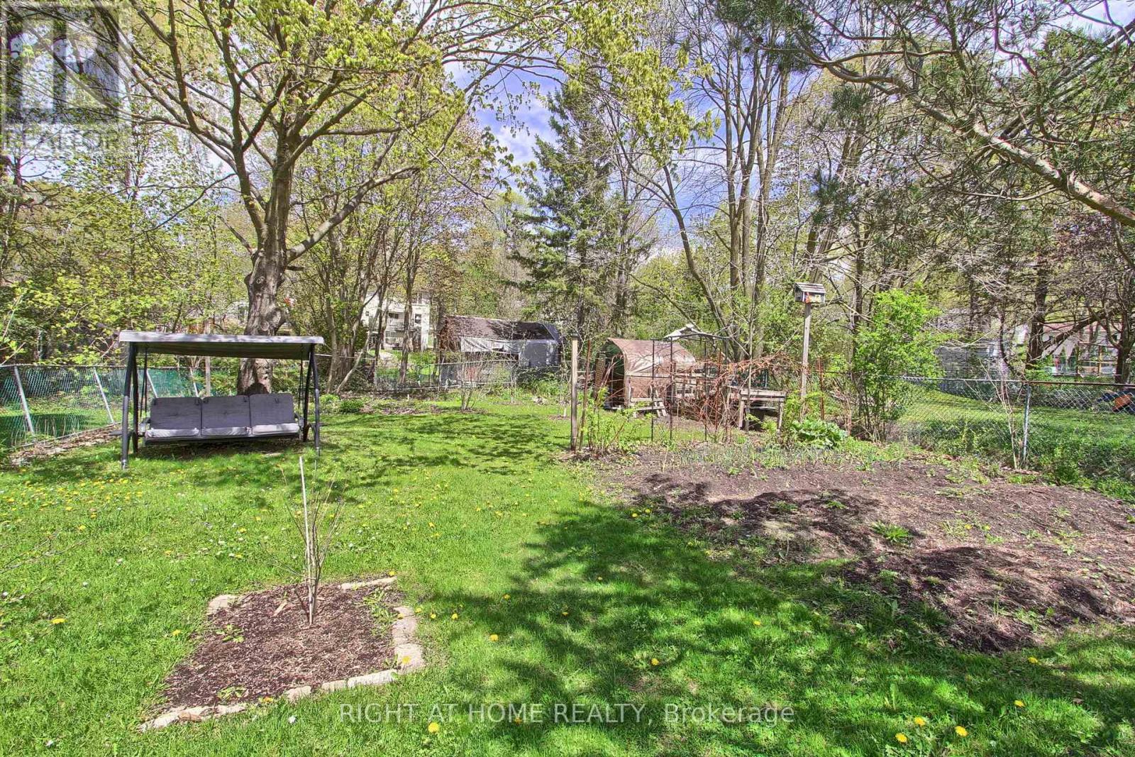 853 Magnolia Avenue, Newmarket, Ontario  L3Y 5H5 - Photo 42 - N12723300
