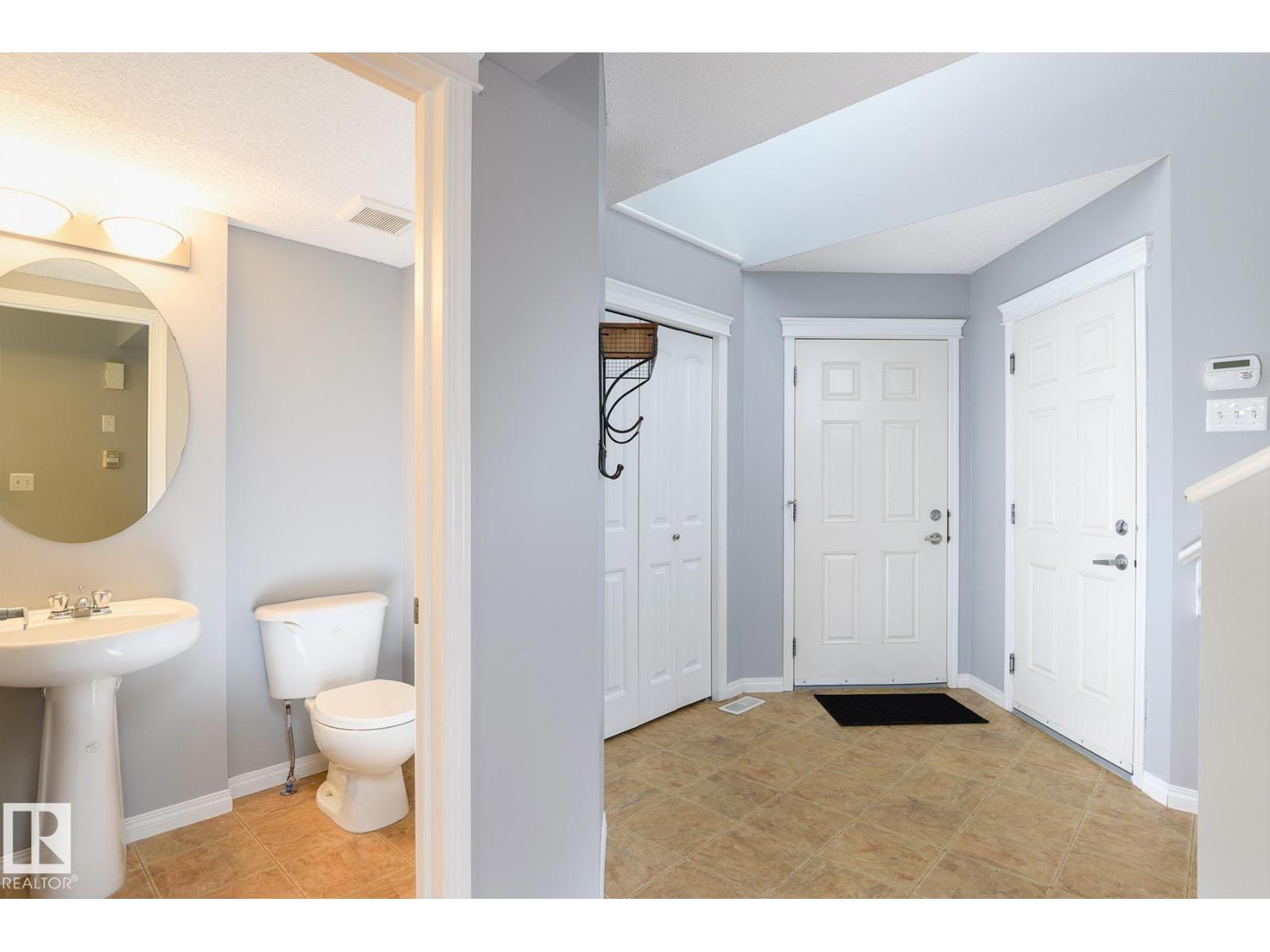 9071 Scott Cr Nw, Edmonton, Alberta  T6R 0E7 - Photo 3 - E4488380