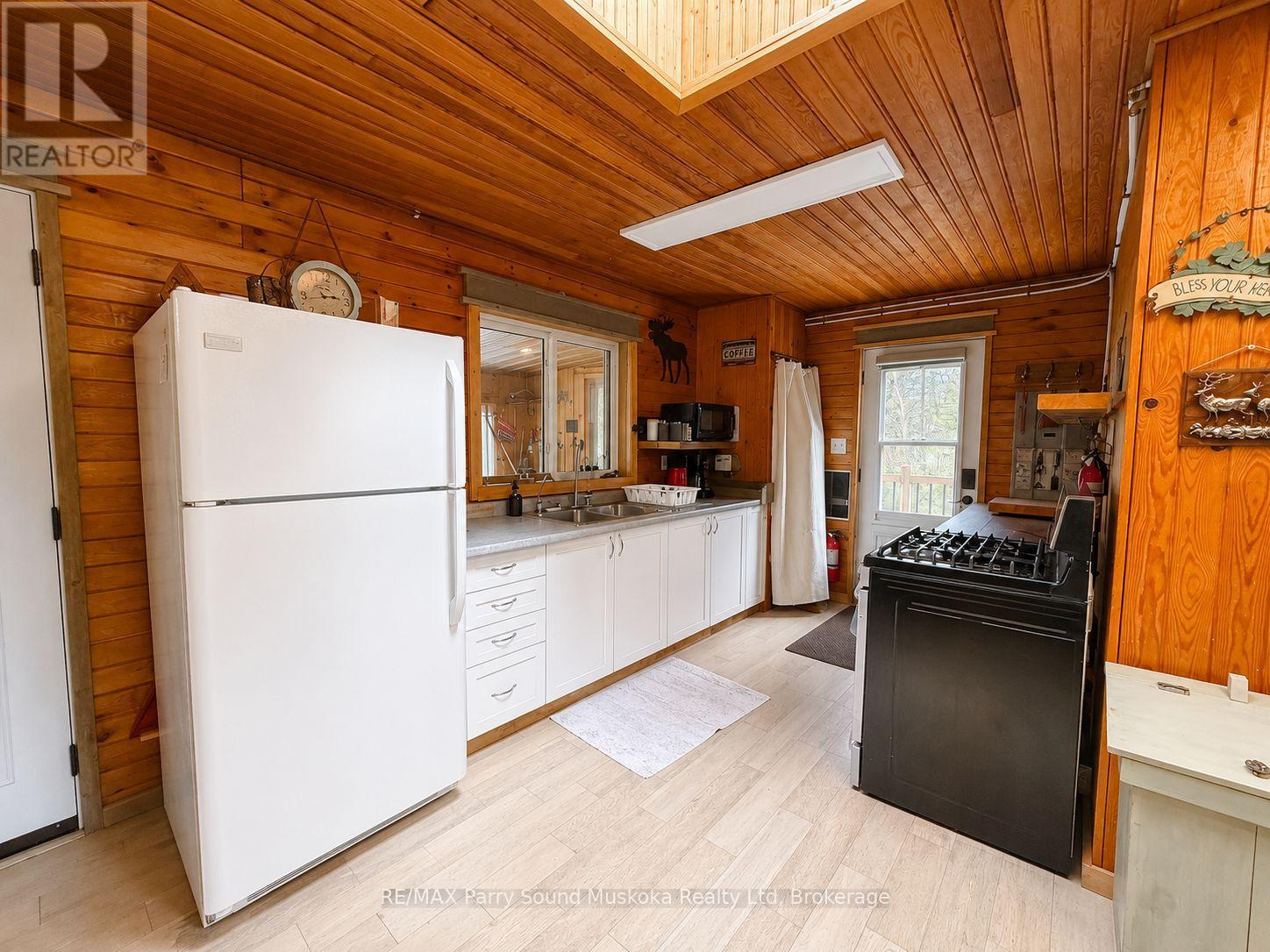 93 White Pine Road, Unorganized Townships, Ontario  P0H 2K0 - Photo 21 - X13139570