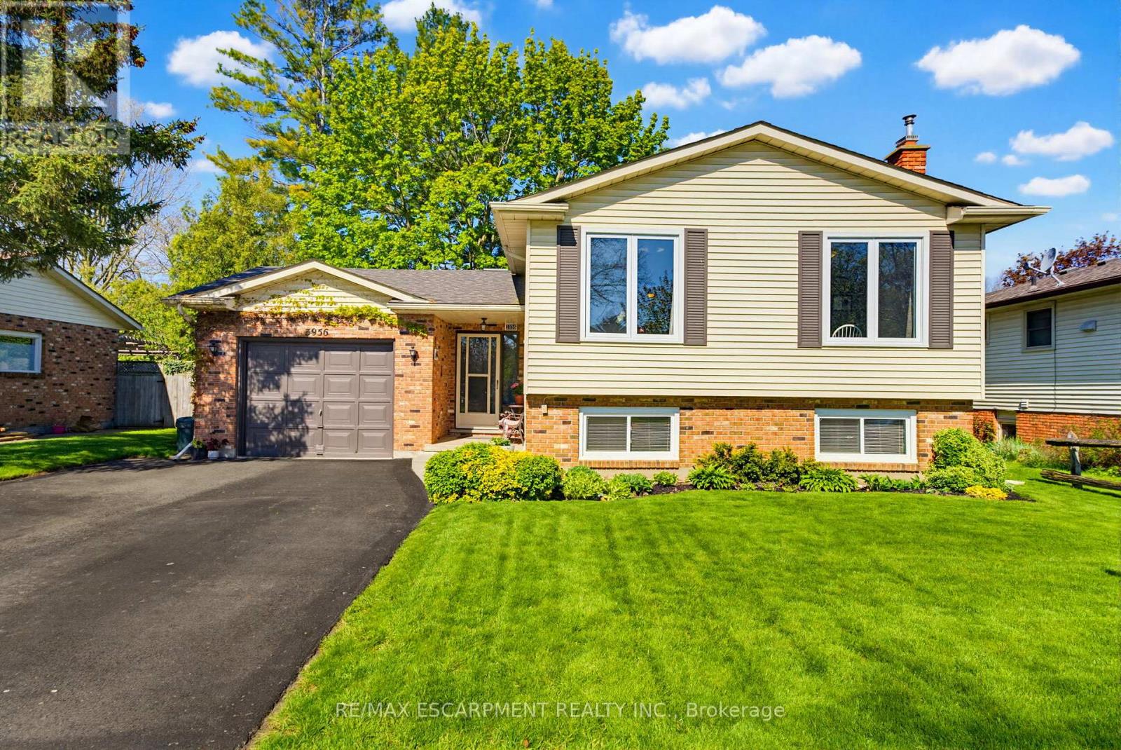 3956 Old Orchard Way, Lincoln, Ontario  L0R 2C0 - Photo 2 - X13139576