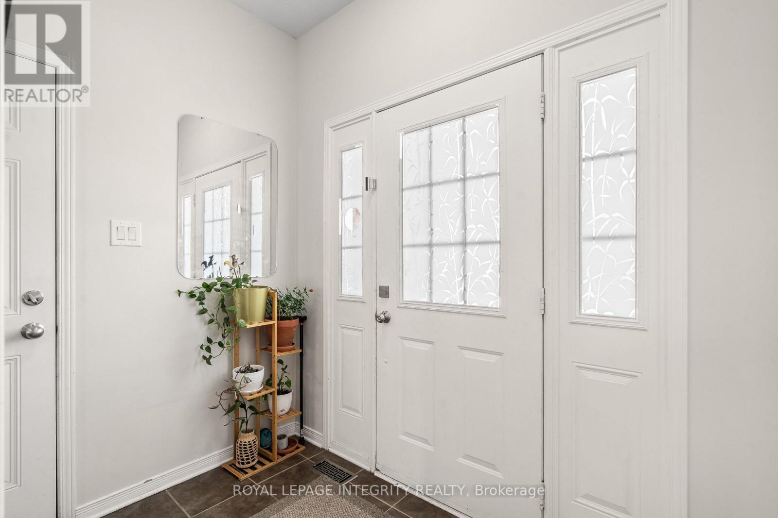 407 Celtic Ridge Crescent, Ottawa, Ontario  K2W 0B3 - Photo 2 - X13139580