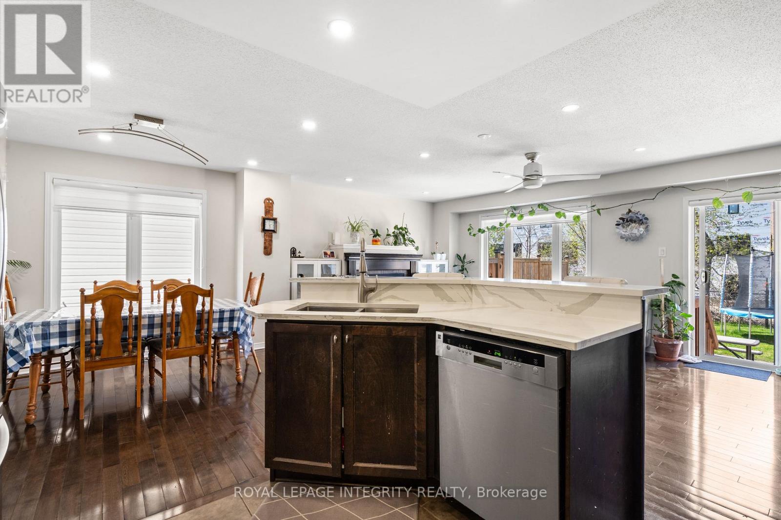 407 Celtic Ridge Crescent, Ottawa, Ontario  K2W 0B3 - Photo 7 - X13139580