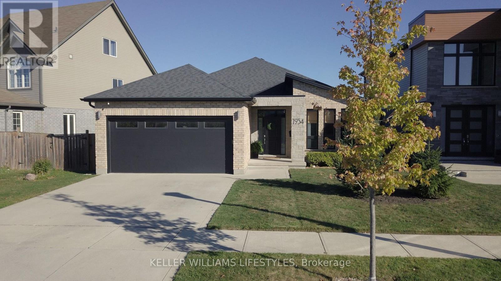 1934 Wateroak Drive, London North, Ontario  N6G 0M7 - Photo 1 - X13100764
