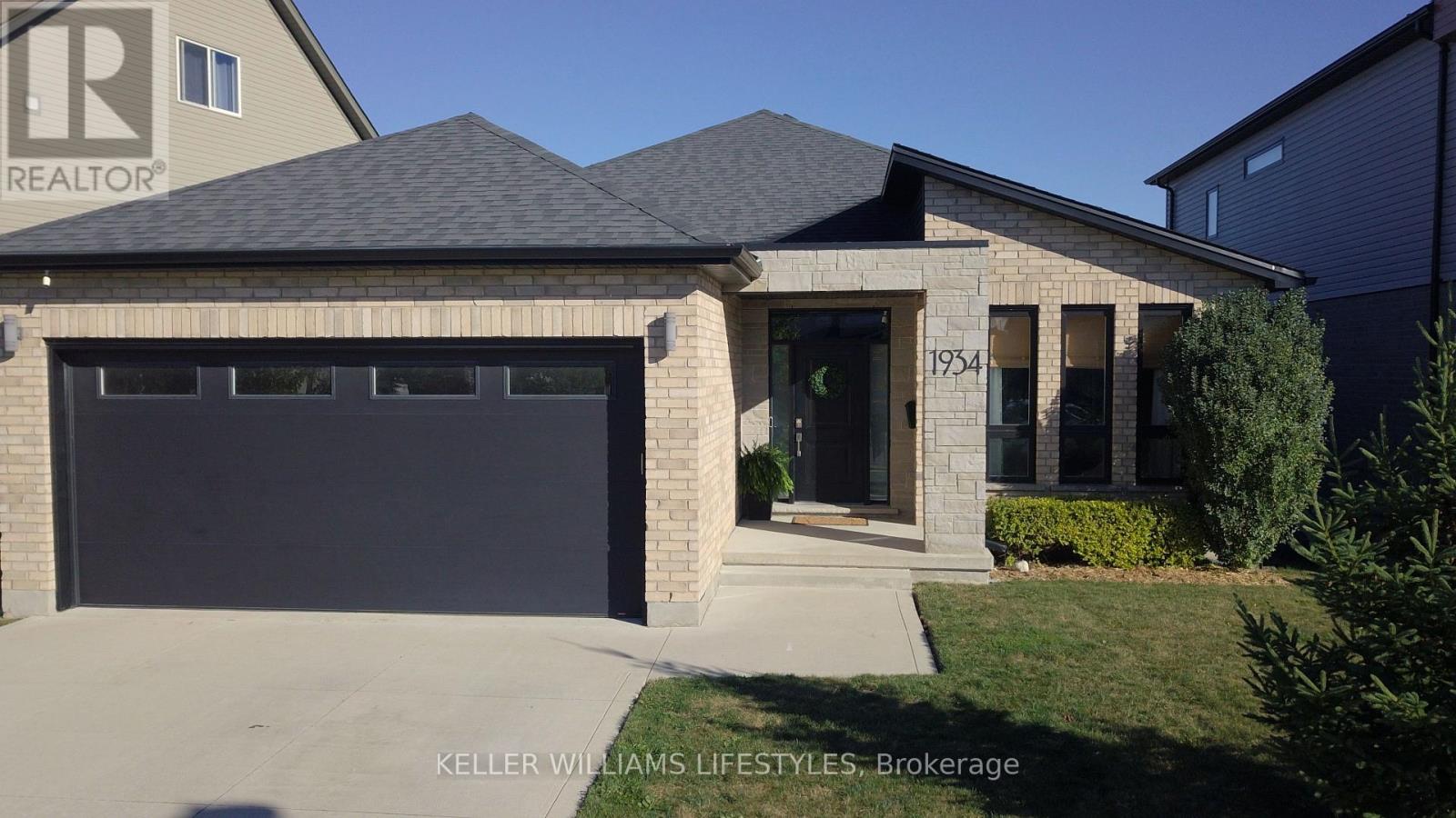 1934 Wateroak Drive, London North, Ontario  N6G 0M7 - Photo 2 - X13100764