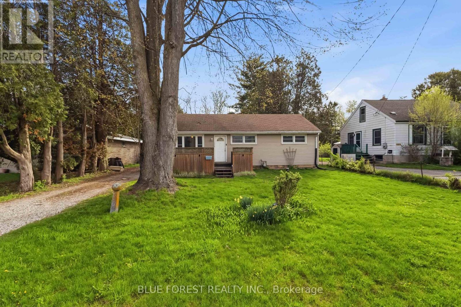 1376 KOSTIS AVENUE, London East, Ontario