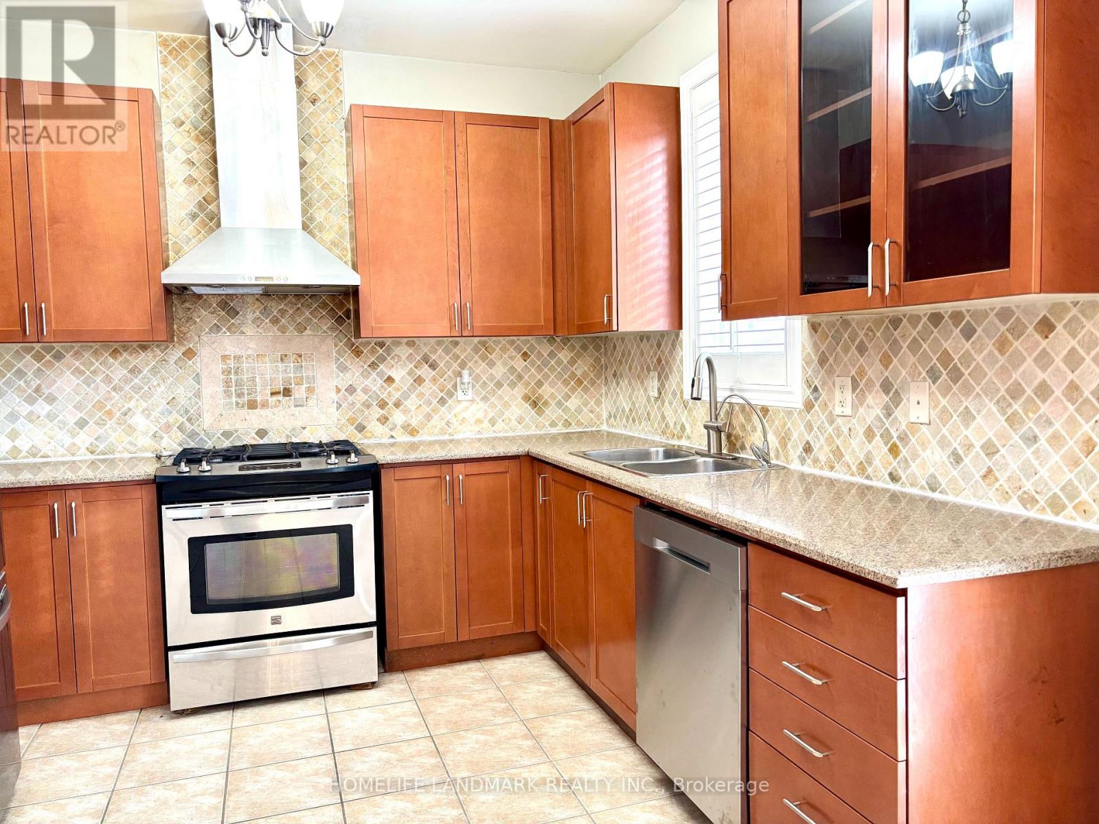 15 Braehead Drive, Richmond Hill, Ontario  L4E 0B3 - Photo 15 - N13139590