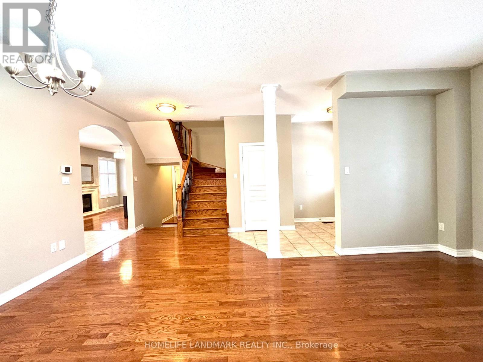 15 Braehead Drive, Richmond Hill, Ontario  L4E 0B3 - Photo 5 - N13139590