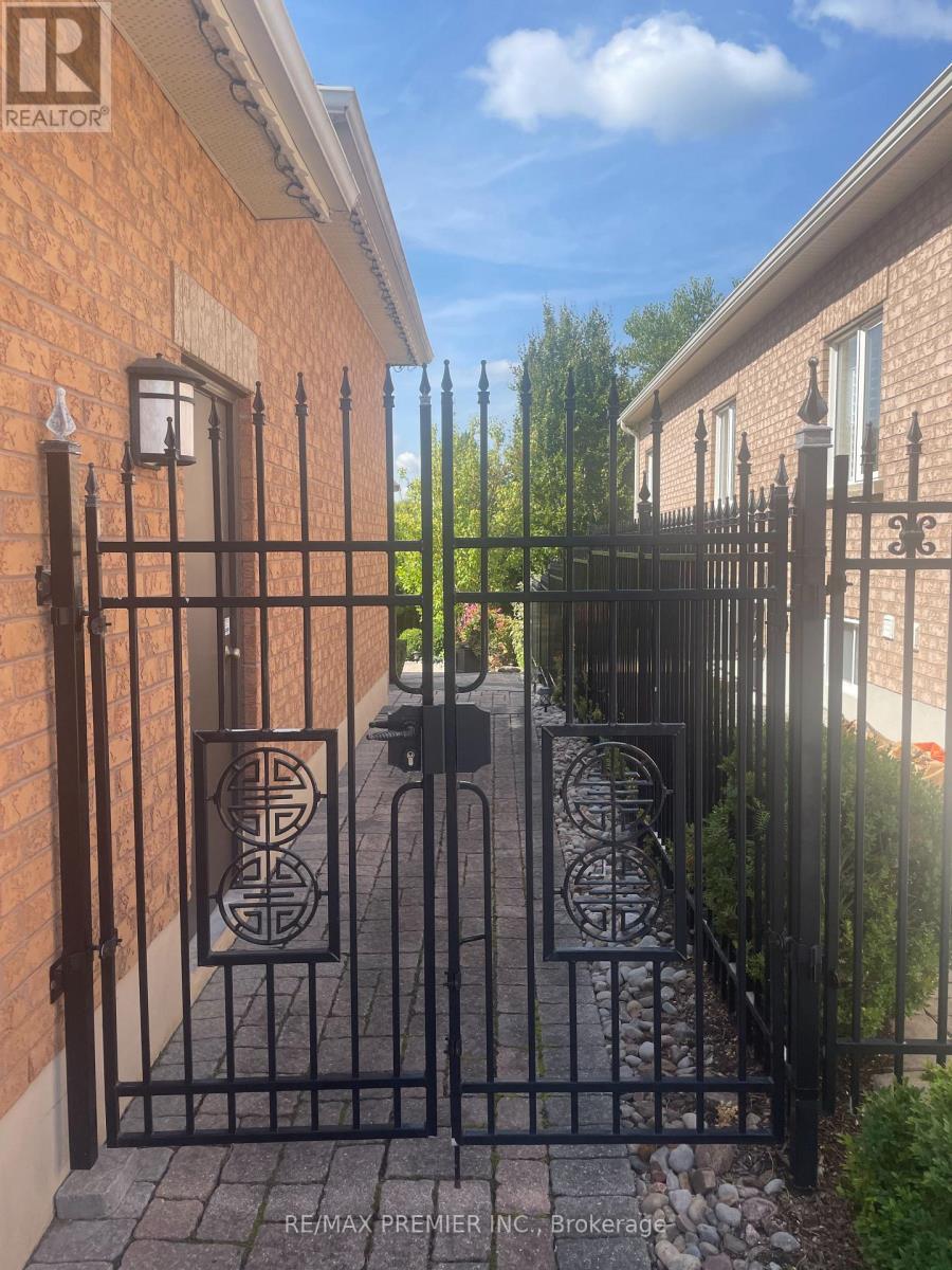 90 Siderno Crescent, Vaughan, Ontario  L4L 9H5 - Photo 35 - N13138650