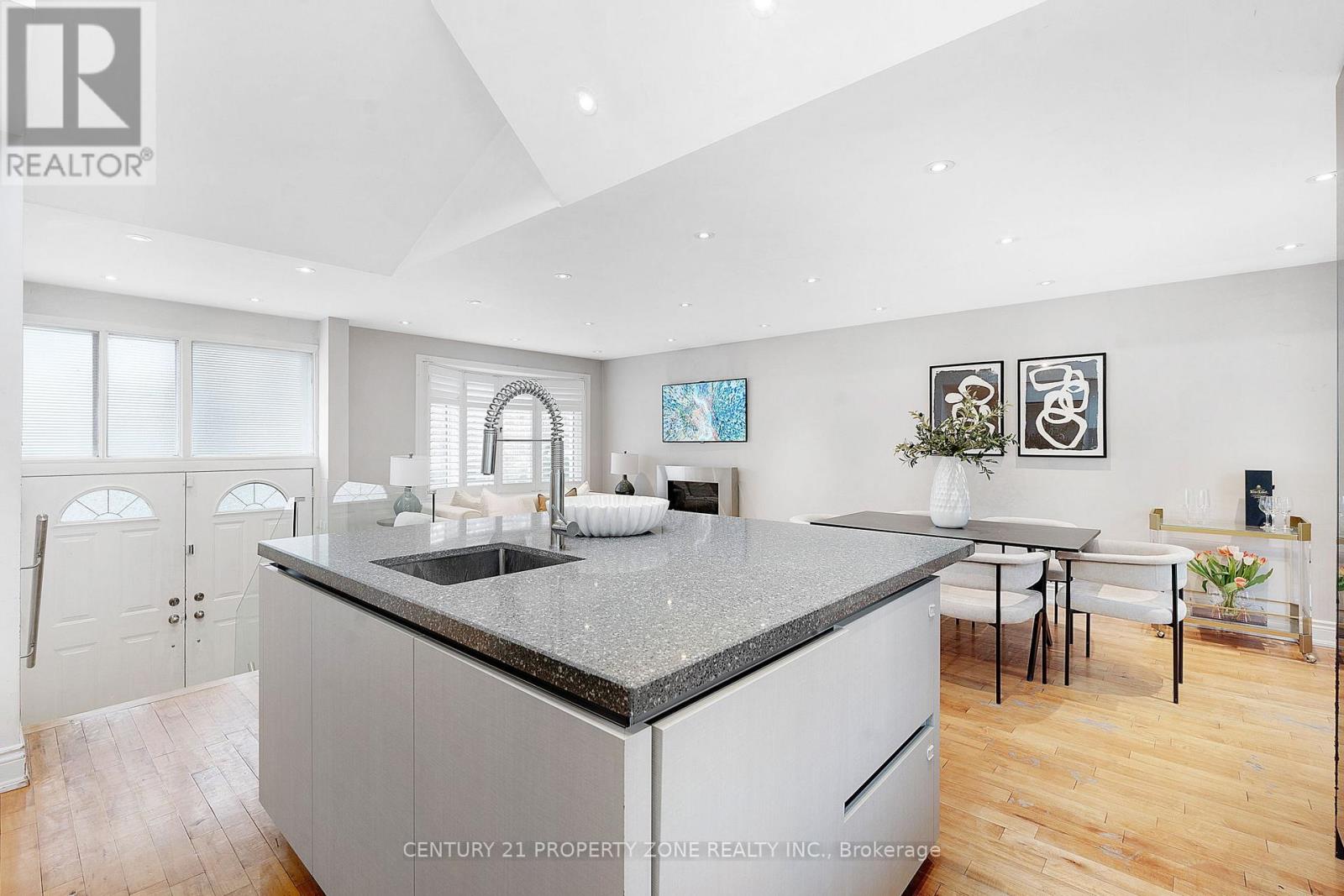 547 Pinegrove Road, Oakville, Ontario  L6K 2C2 - Photo 6 - W13134668