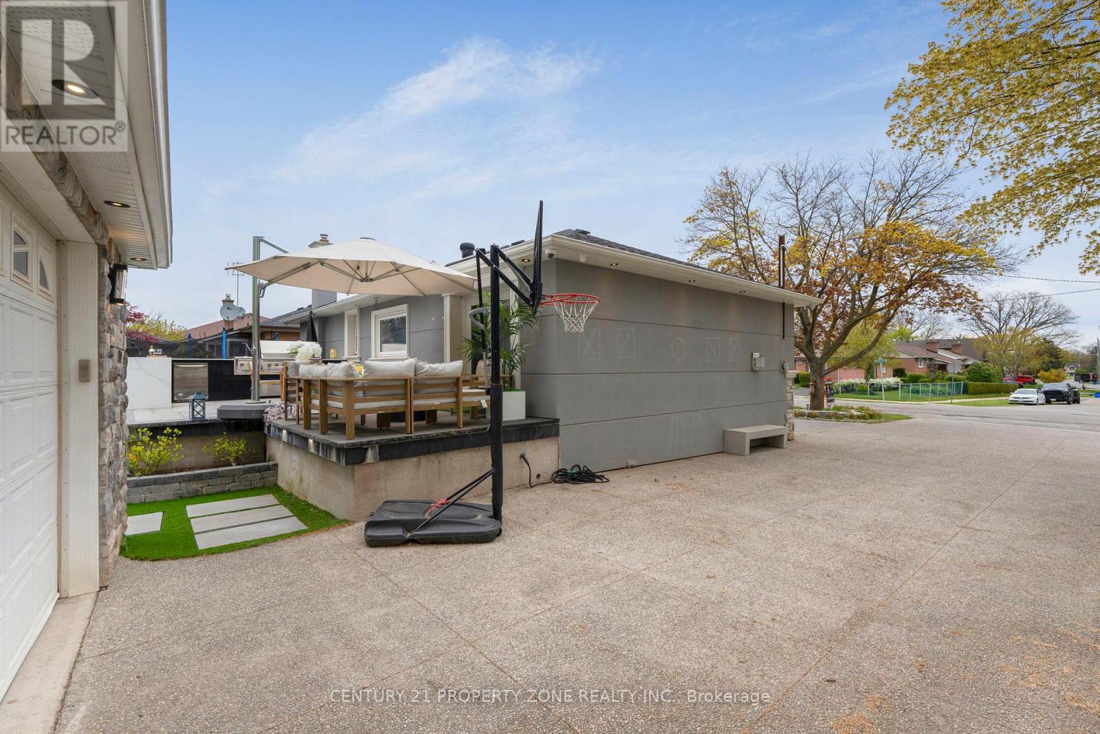 547 Pinegrove Road, Oakville, Ontario  L6K 2C2 - Photo 37 - W13134668