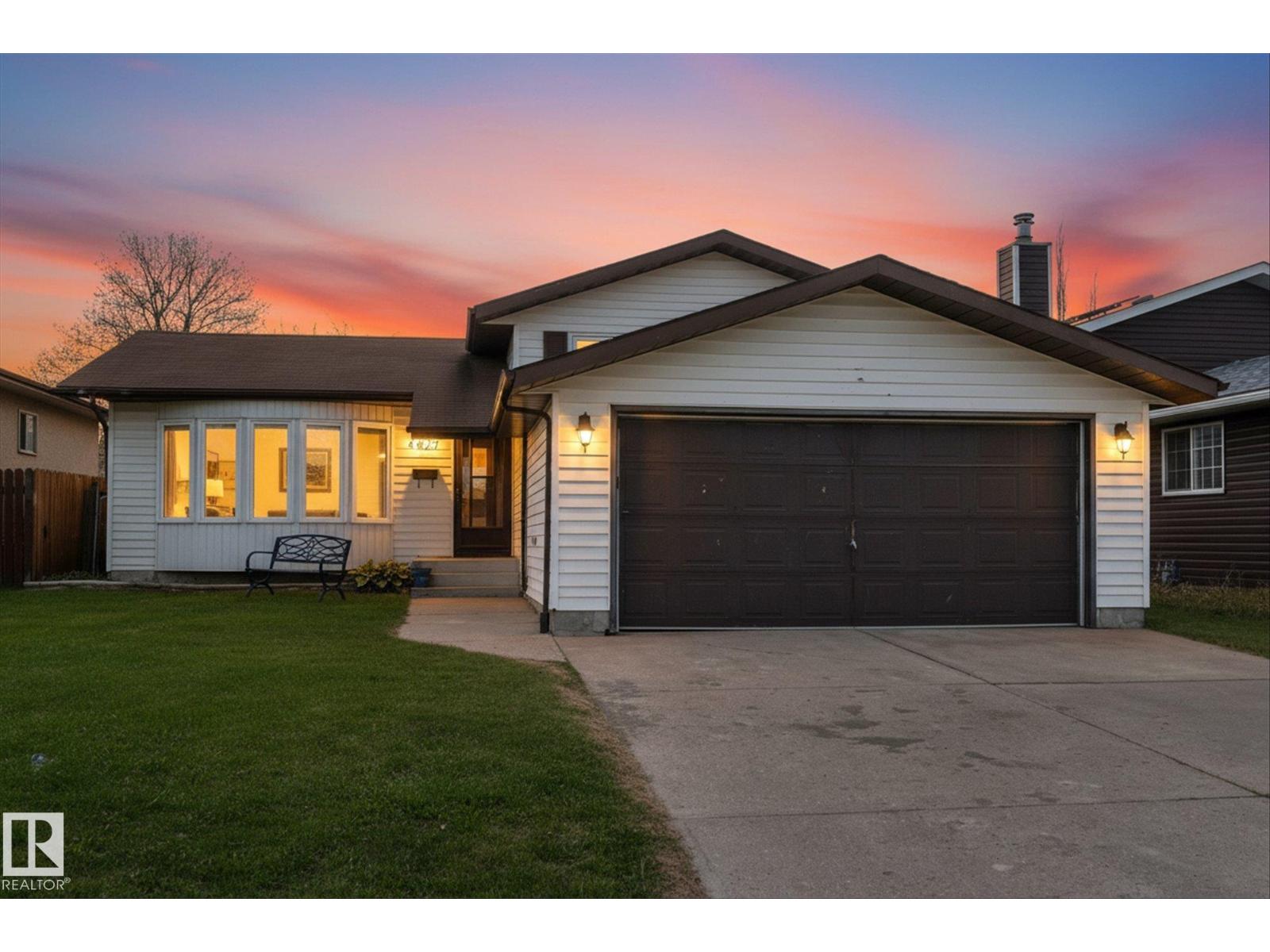 4627 10a Av Nw, Edmonton, Alberta  T6L 4E4 - Photo 2 - E4488384