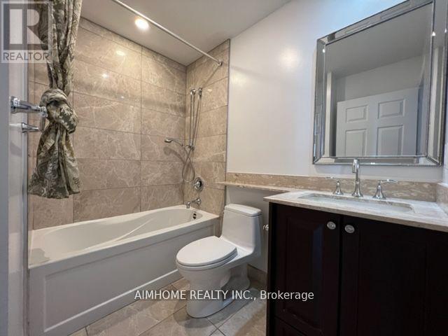2210 - 35 Balmuto Street, Toronto, Ontario  M4Y 0A3 - Photo 9 - C13139606