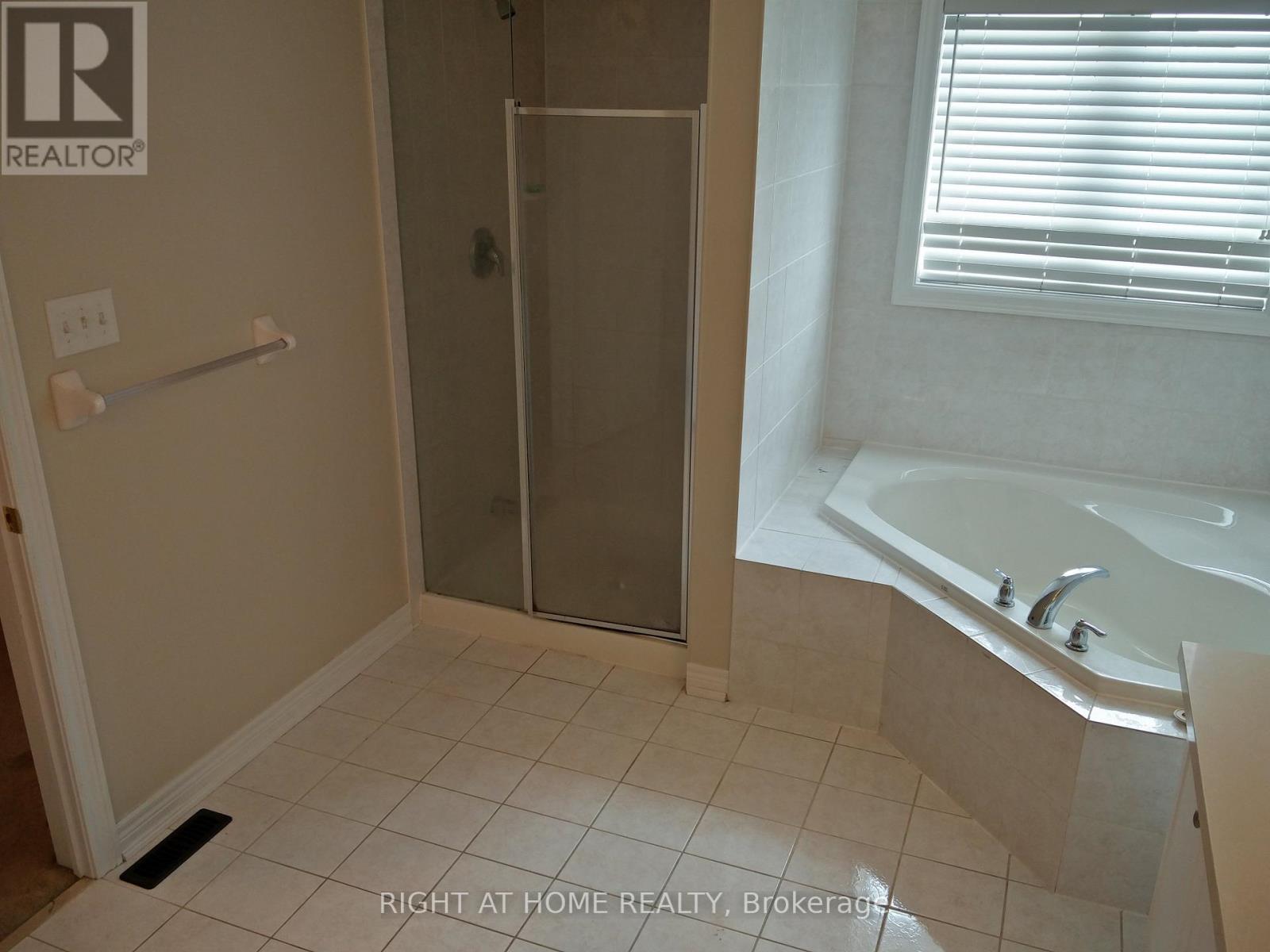 39 Daleridge Crescent, Brampton, Ontario  L6P 2X8 - Photo 15 - W13139614
