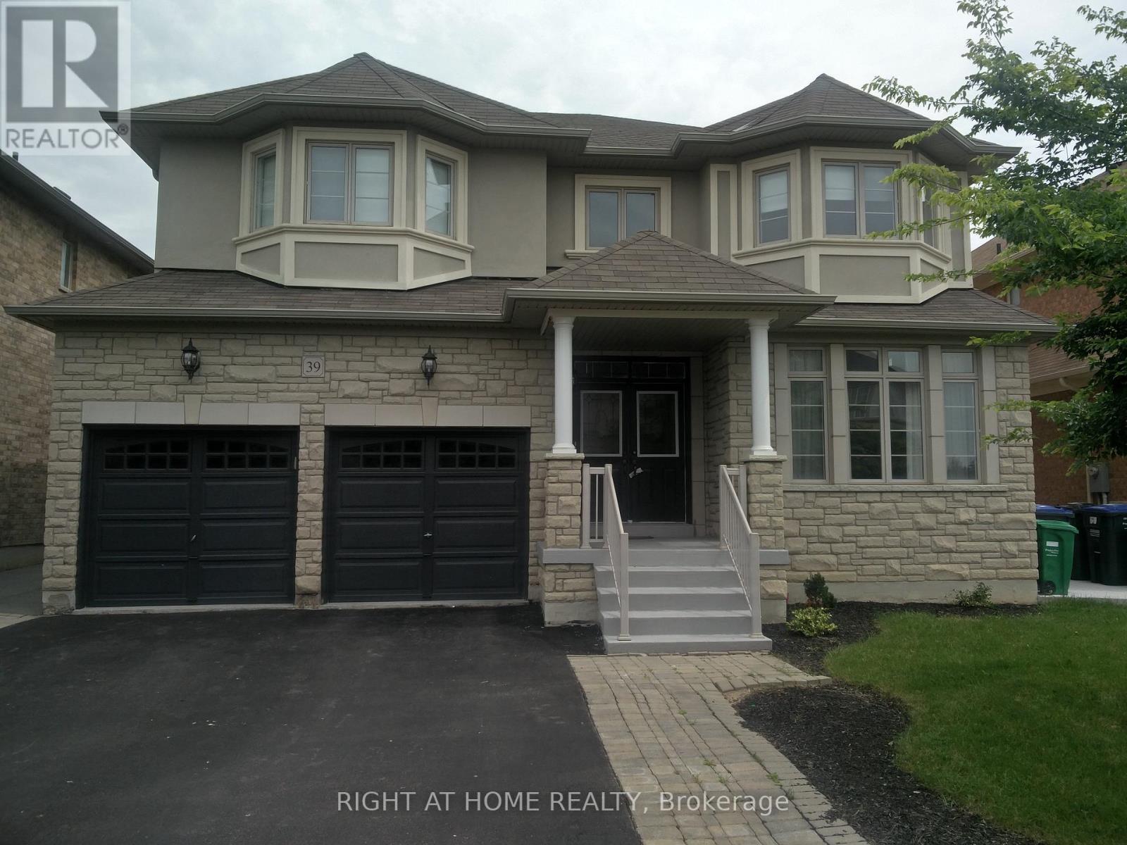 39 Daleridge Crescent, Brampton, Ontario  L6P 2X8 - Photo 2 - W13139614