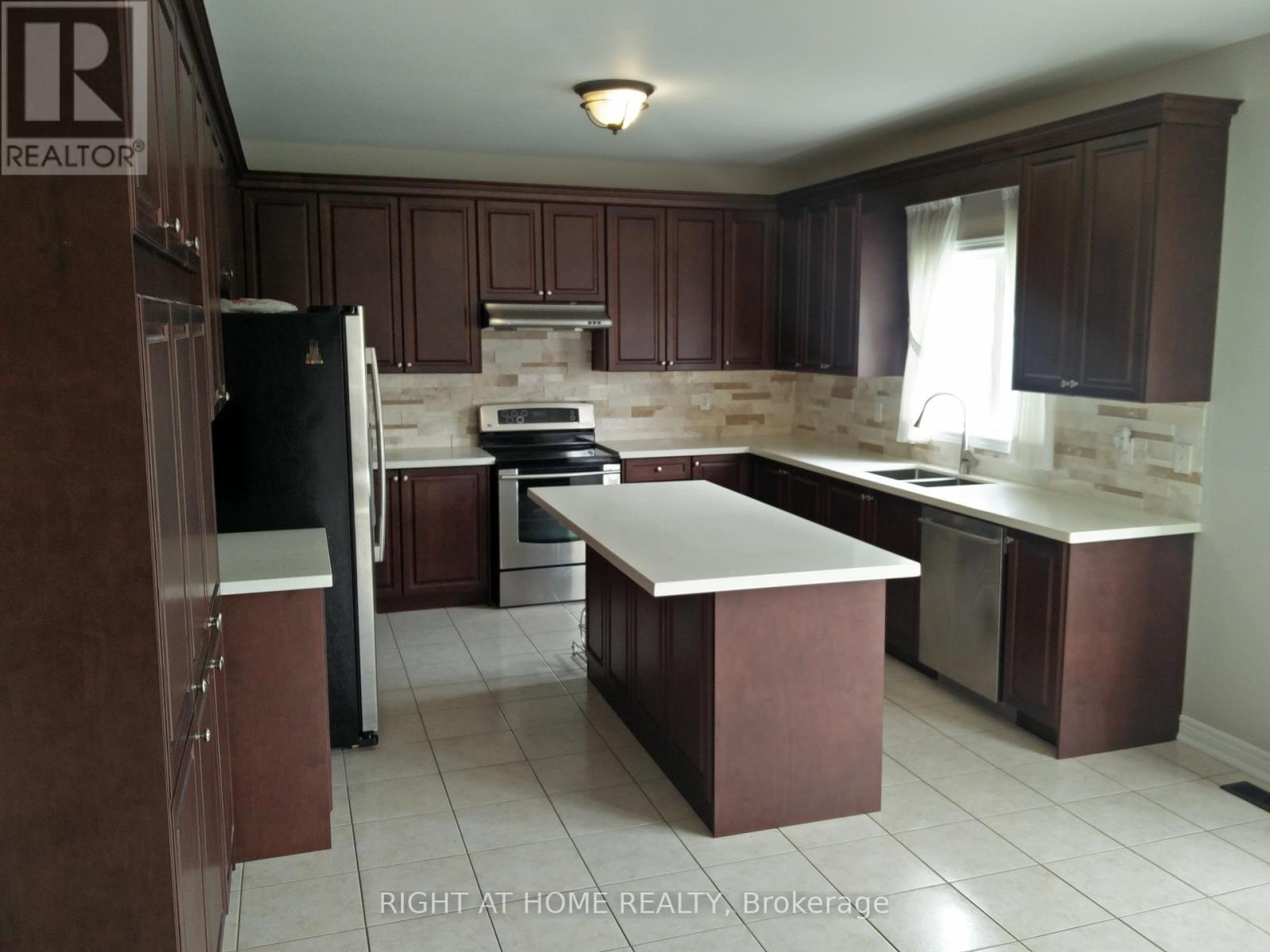 39 Daleridge Crescent, Brampton, Ontario  L6P 2X8 - Photo 8 - W13139614