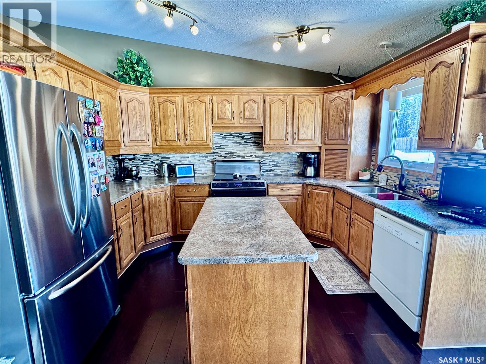 930 Sinotte Crescent, La Ronge, Saskatchewan  S0J 1L0 - Photo 2 - SK031676