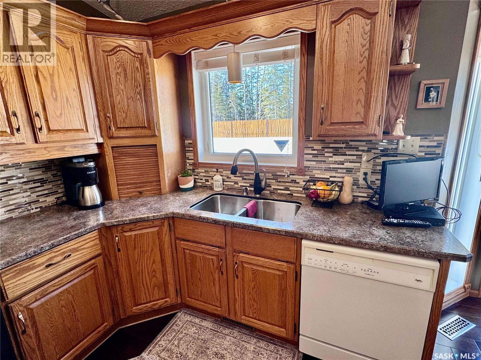930 Sinotte Crescent, La Ronge, Saskatchewan  S0J 1L0 - Photo 8 - SK031676