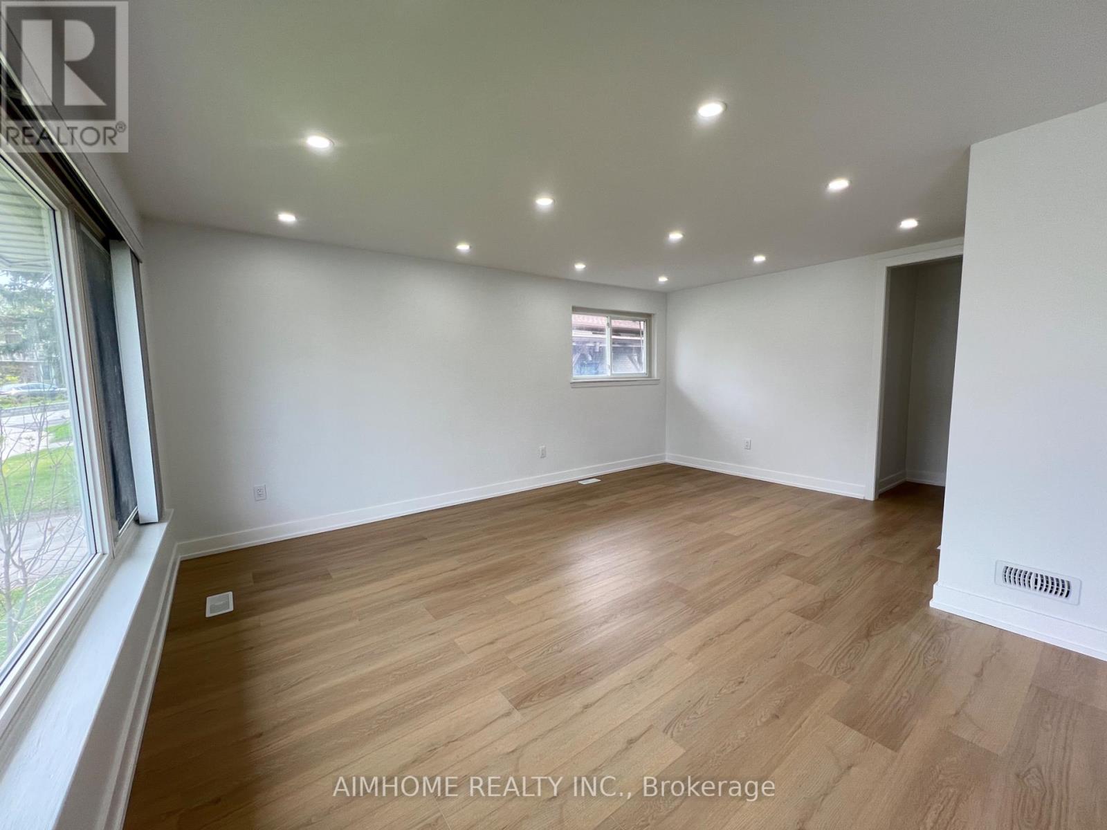 22 DENVER PLACE, Toronto, Ontario