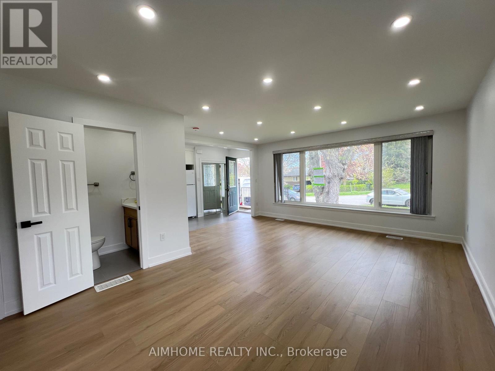 22 Denver Place, Toronto, Ontario  M1H 2P1 - Photo 4 - E13139608