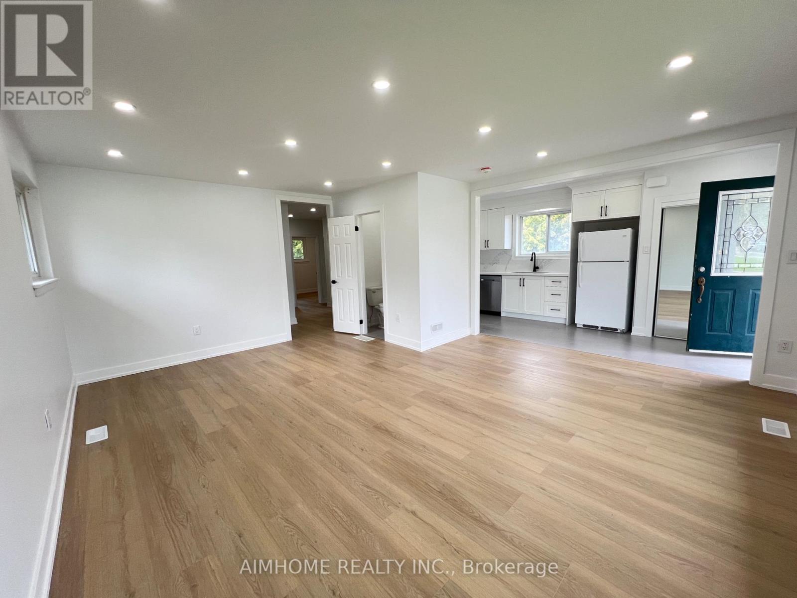 22 Denver Place, Toronto, Ontario  M1H 2P1 - Photo 2 - E13139608