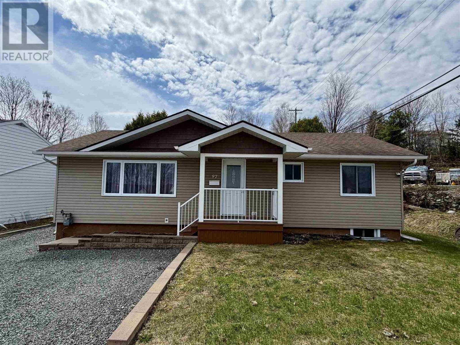 97 Hutchison Ave, Elliot Lake, Ontario P5A 1W9 - Photo 1 - SM260769