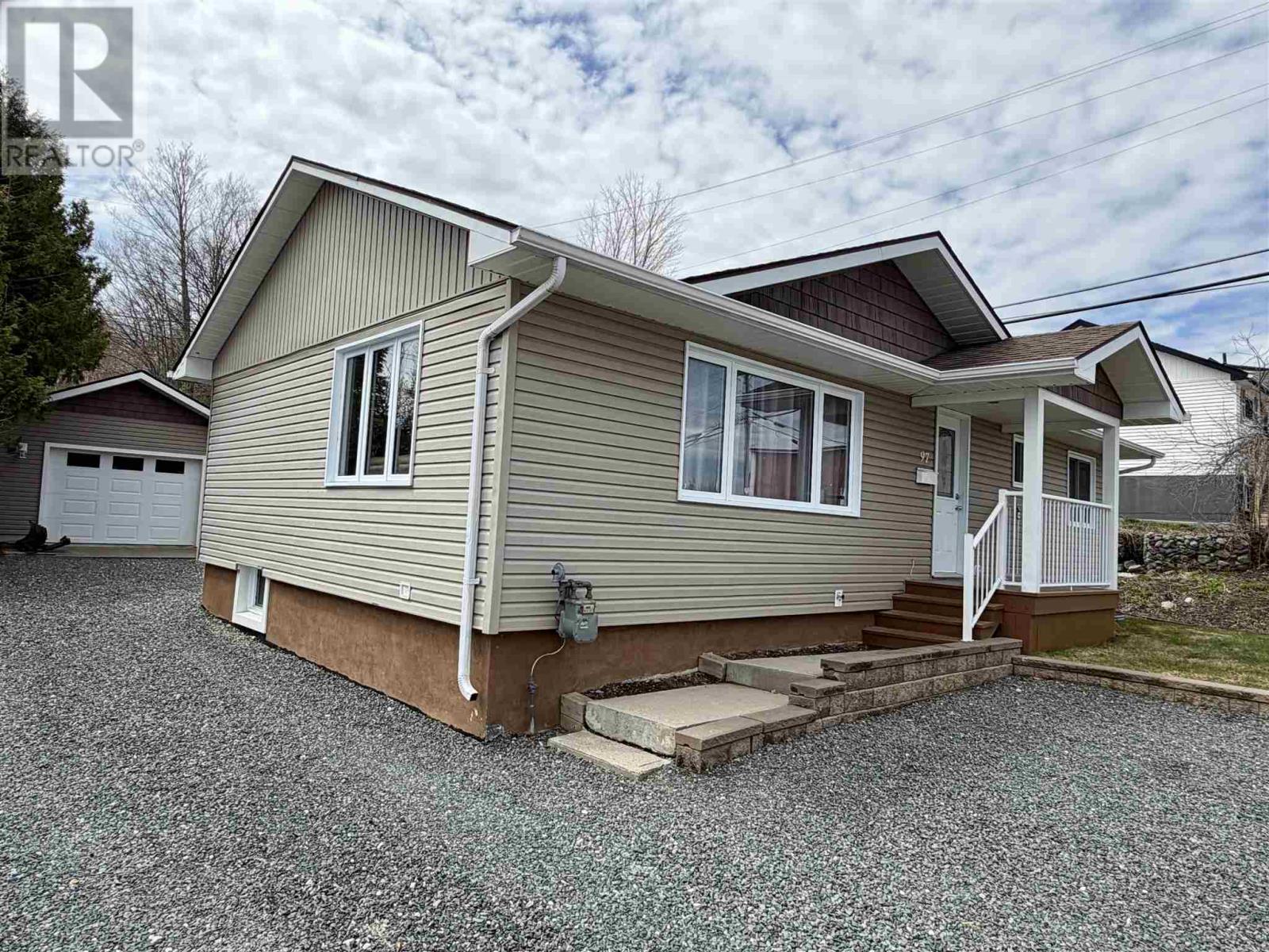 97 Hutchison Ave, Elliot Lake, Ontario P5A 1W9 - Photo 38 - SM260769