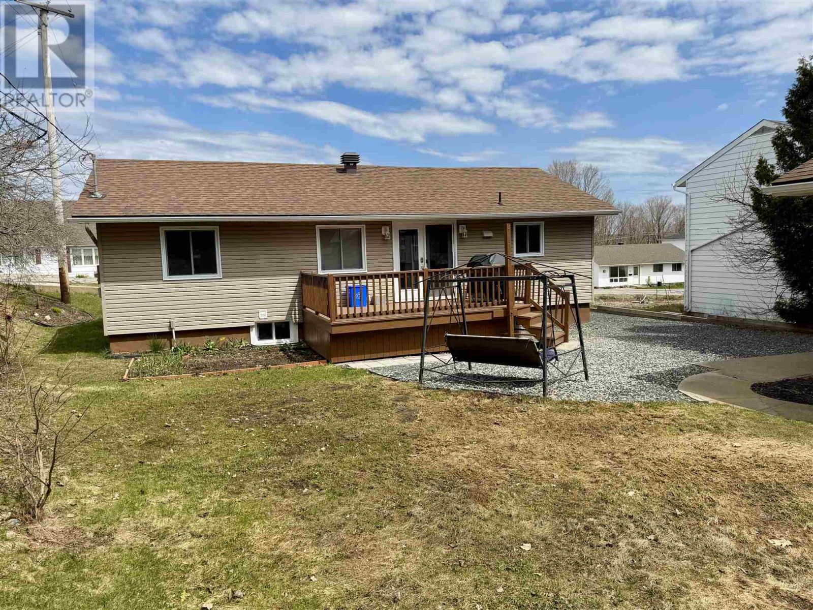 97 Hutchison Ave, Elliot Lake, Ontario P5A 1W9 - Photo 5 - SM260769