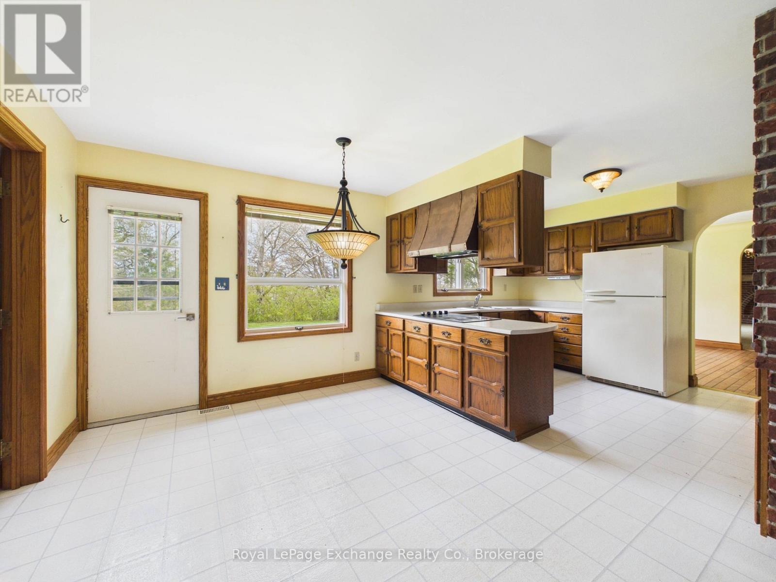 96 Penetangore Row, Kincardine, Ontario  N2Z 2N8 - Photo 9 - X13139640