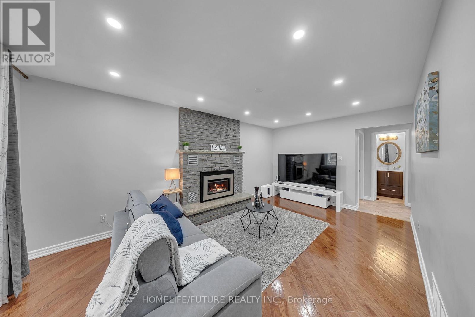 86 Robinson Crescent, Whitby, Ontario  L1N 6W5 - Photo 14 - E13139650