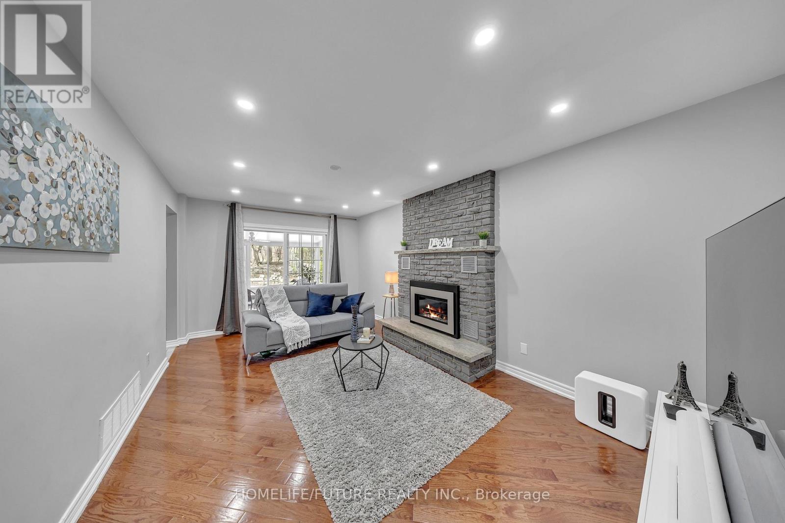 86 Robinson Crescent, Whitby, Ontario  L1N 6W5 - Photo 15 - E13139650