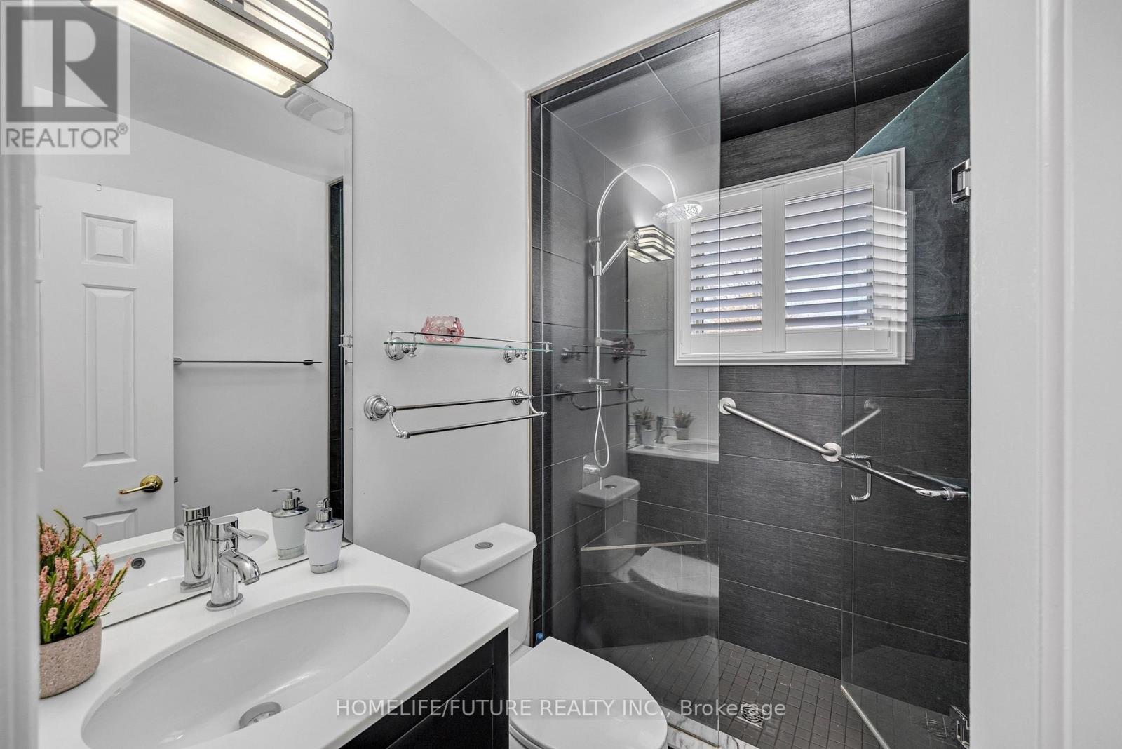 86 Robinson Crescent, Whitby, Ontario  L1N 6W5 - Photo 22 - E13139650