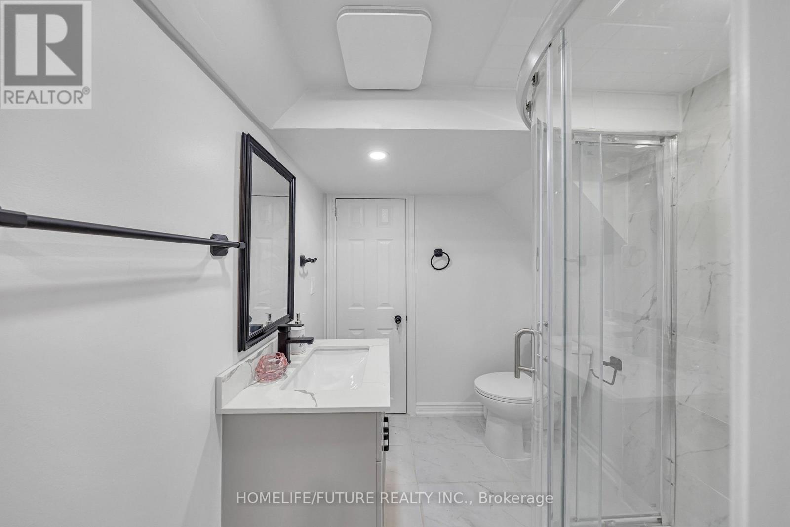 86 Robinson Crescent, Whitby, Ontario  L1N 6W5 - Photo 31 - E13139650