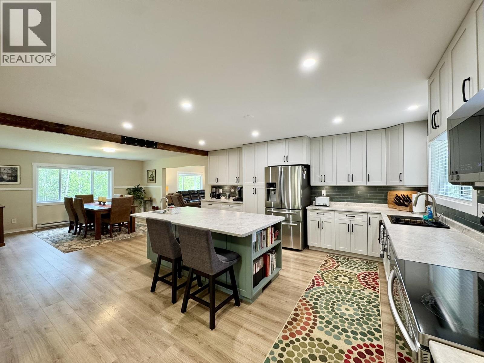 5606 Little Fort 24 Highway, Lone Butte, British Columbia  V0K 2E2 - Photo 8 - R3087134