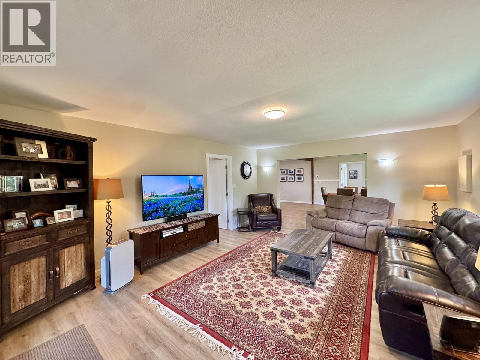 5606 Little Fort 24 Highway, Lone Butte, British Columbia  V0K 2E2 - Photo 15 - R3087134